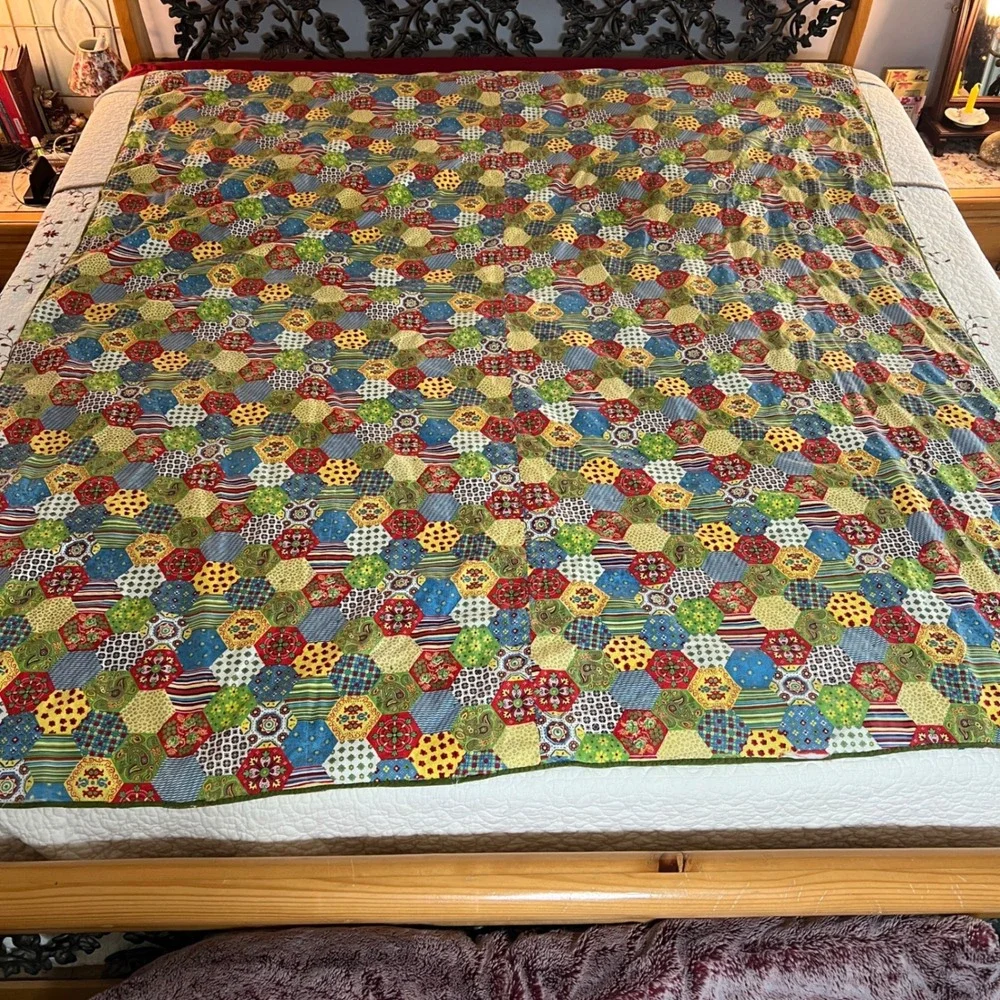 Vintage Handmade Patchwork Quilt Reversible Hexagon Floral Calico‎ Hand Tied Red